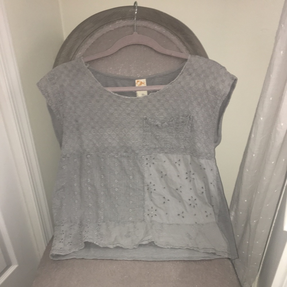 Anthropologie gray t shirt